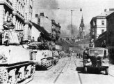 Tanky Sherman 6GTA po osvobození Brna