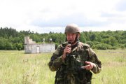 Plk. gšt. Josef Kopecký komentuje ukázku výcviku