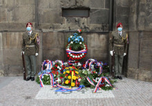 Den hrdinů druhého odboje symbolizuje odvaha československých parašutistů v chrámu sv. Cyrila a Metoděje