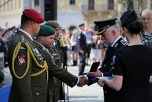 Ocenění příslušníků Vojenské akademie za  spolupráci s policií