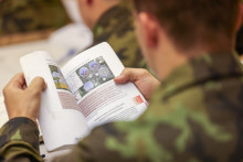 První týden středoškoláků v uniformě První týden středoškoláků v uniformě