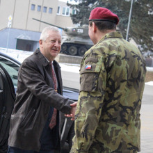 Ministr obrany Jaromír Zůna navštívil Vojenskou akademii ve Vyškově. Lidé jsou prioritou, investice dávají smysl Ministr obrany Jaromír Zůna navštívil Vojenskou akademii ve Vyškově. Lidé jsou prioritou, investice dávají smysl