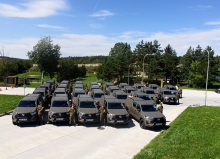 Obnova UAZů i LR Defenderů za Toyoty Hilux u praporu zabezpečení kompletní