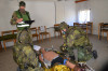 Vojáci mířící do Mali trénovali kvůli covid-19 záchranu raněného na speciální figuríně