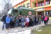 Tucet profesionálních vojáků zavítal mezi žáky s kurzem Komando i se svou výstrojí