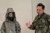 Tucet profesionálních vojáků zavítal mezi žáky s kurzem Komando i se svou výstrojí
